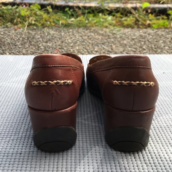 Nurture Brown leather wedge shoe - Picture 3 of 7